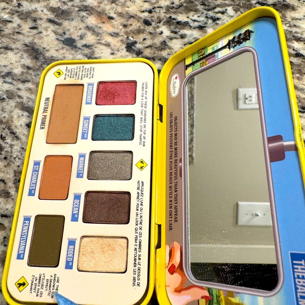 Autobalm eye pallet swatched never used